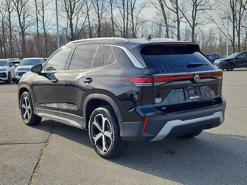 2025 Volkswagen Tiguan 2.0T SE