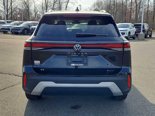 2025 Volkswagen Tiguan 2.0T SE