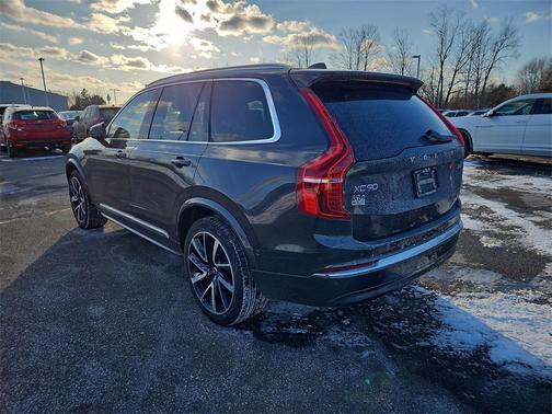 2023 Volvo XC90 B6 Plus 6-Seater