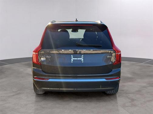 2023 Volvo XC90 B6 Plus 6-Seater