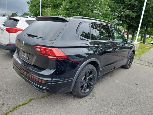 2023 Volkswagen Tiguan 2.0T SE R-Line Black