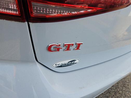 2020 Volkswagen Golf GTI 2.0T SE
