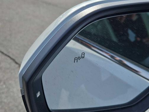 Opal White Pearl 2026 Volkswagen Atlas 2.0T SE