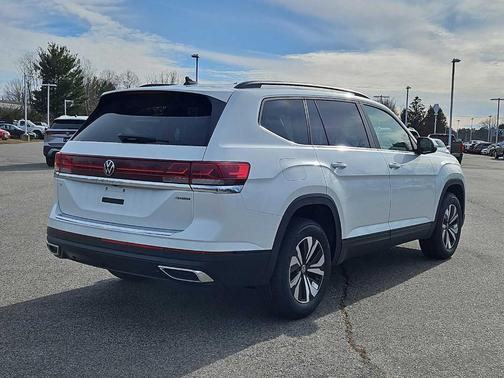 Opal White Pearl 2026 Volkswagen Atlas 2.0T SE