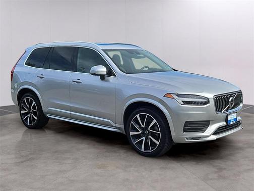 2022 Volvo XC90 T6 Momentum 7 Passenger