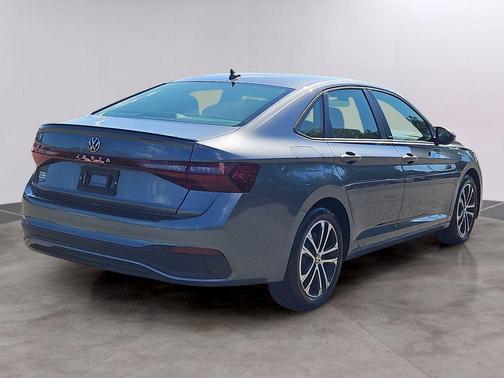 Platinum Gray Metallic 2026 Volkswagen Jetta 1.5T Sport