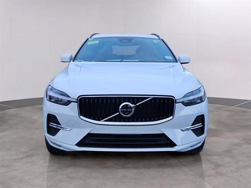 2022 Volvo XC60 B5 Momentum