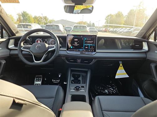 2025 Volkswagen Tiguan 2.0T SE R-Line Black