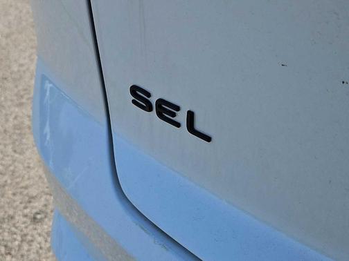 Opal White Pearl 2026 Volkswagen Atlas Cross Sport 2.0T SEL R-Line Black