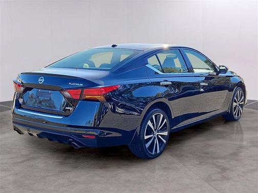 2022 Nissan Altima 2.5 Platinum