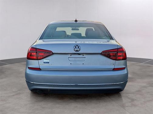 2018 Volkswagen Passat 2.0T SE