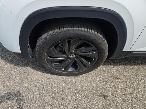 Pure White 2023 Volkswagen Atlas 3.6L SE w/Technology
