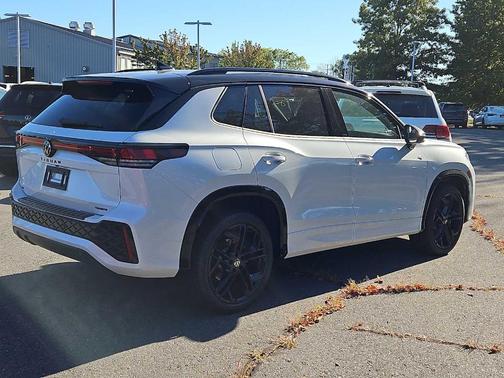 2025 Volkswagen Tiguan 2.0T SE R-Line Black