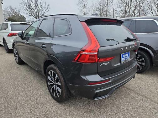 2023 Volvo XC60 B5 Plus Dark Theme