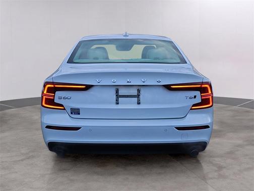 2020 Volvo S60 T6 Momentum