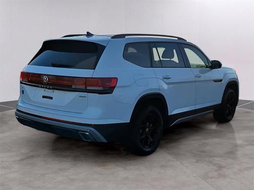 2024 Volkswagen Atlas 2.0T Peak Edition SE w/Technology
