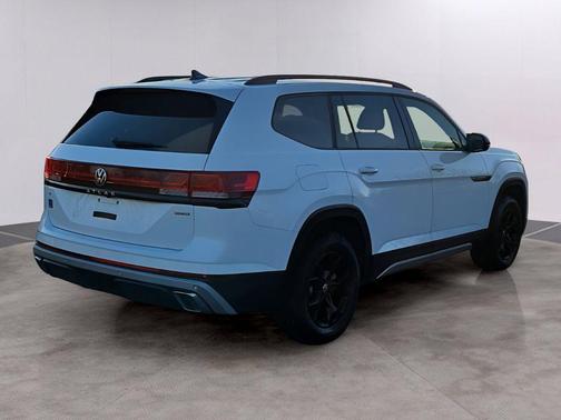 2024 Volkswagen Atlas 2.0T Peak Edition SE w/Technology
