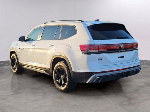 2024 Volkswagen Atlas 2.0T Peak Edition SE w/Technology