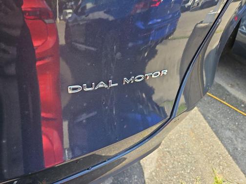Stealth Gray 2024 Tesla Model Y Long Range