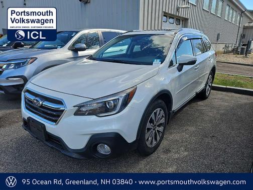 Crystal White Pearl 2018 Subaru Outback 2.5i Touring