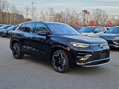 2026 Volkswagen Tiguan 2.0T SEL R-Line