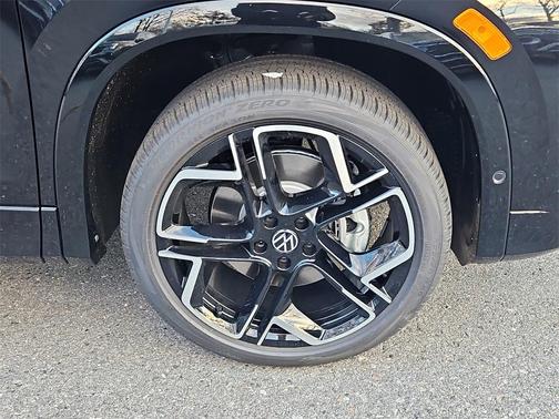 2026 Volkswagen Tiguan 2.0T SEL R-Line