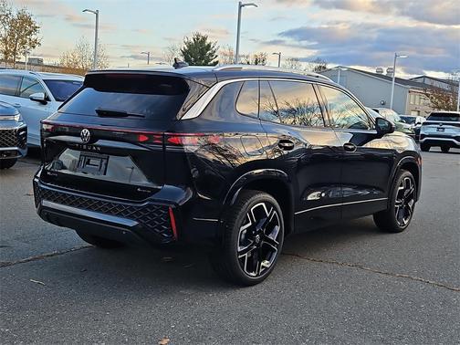 2026 Volkswagen Tiguan 2.0T SEL R-Line