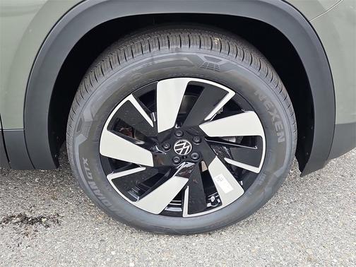 2026 Volkswagen Atlas Cross Sport 2.0T SEL