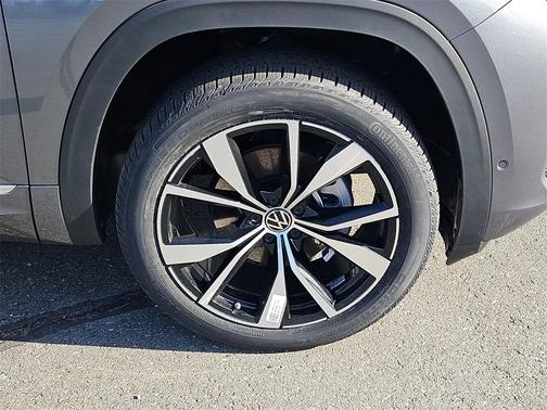 2025 Volkswagen Atlas Cross Sport 2.0T SEL Premium R-Line