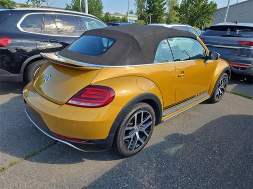 2017 Volkswagen Beetle 1.8T Dune