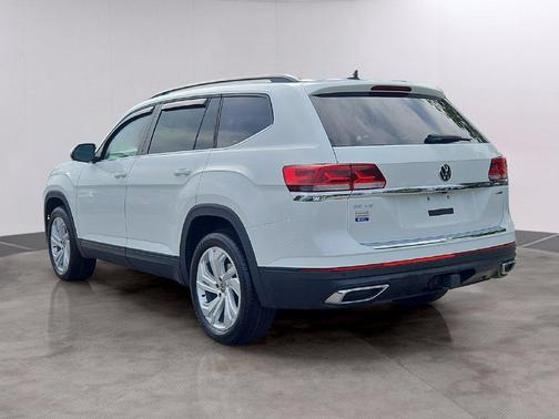 Pure White 2023 Volkswagen Atlas 3.6L SE w/Technology