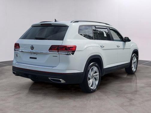 Pure White 2023 Volkswagen Atlas 3.6L SE w/Technology