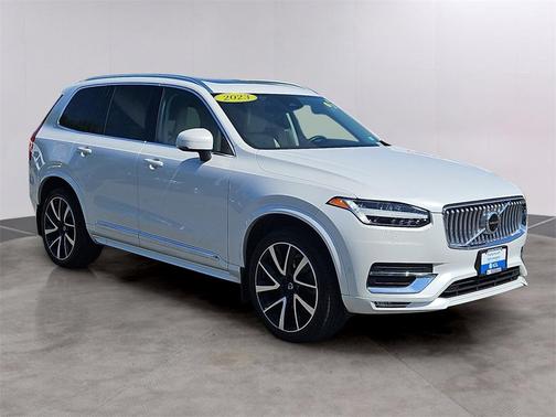 2023 Volvo XC90 B5 Plus