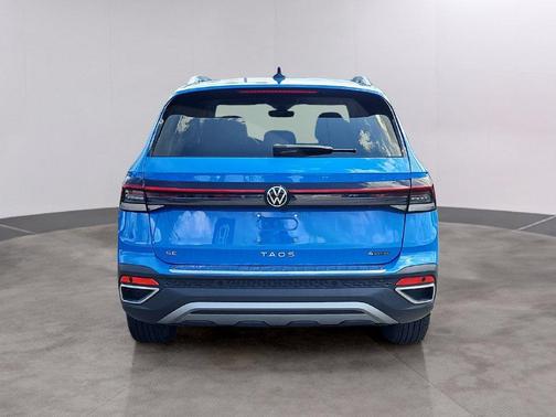Cornflower Blue 2025 Volkswagen Taos 1.5T SE