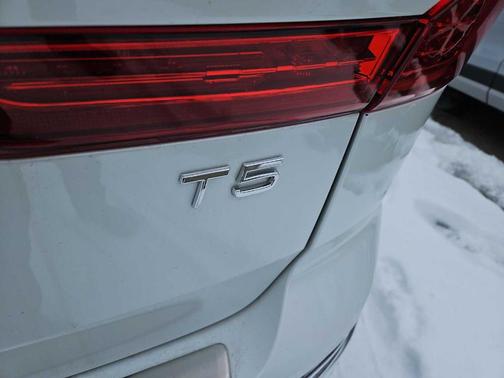 2021 Volvo XC60 T5 Inscription