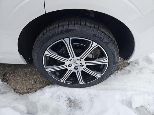 2021 Volvo XC60 T5 Inscription