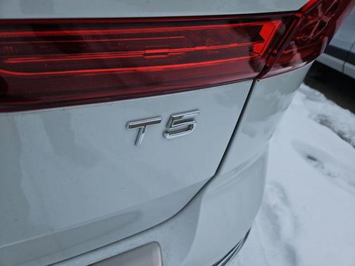 2021 Volvo XC60 T5 Inscription