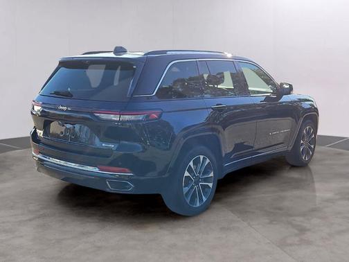 2022 Jeep Grand Cherokee Overland