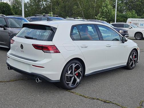 2025 Volkswagen Golf GTI 2.0T SE