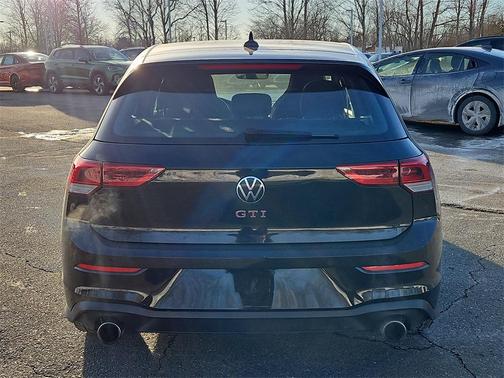 2022 Volkswagen Golf GTI 2.0T SE