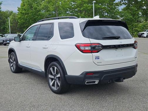 Platinum White Pearl 2023 Honda Pilot Touring