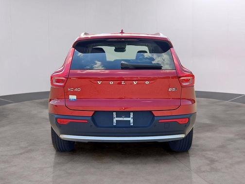 Fusion Red Metallic 2023 Volvo XC40 B5 Plus Bright Theme