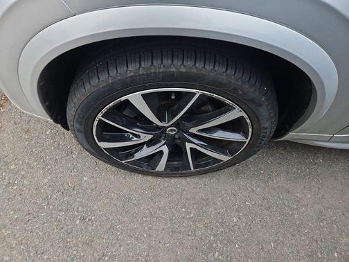 2021 Volvo XC90 T6 Momentum 6 Passenger