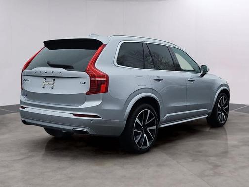 2021 Volvo XC90 T6 Momentum 6 Passenger