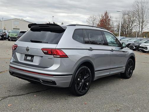 2022 Volkswagen Tiguan 2.0T SE R-Line Black
