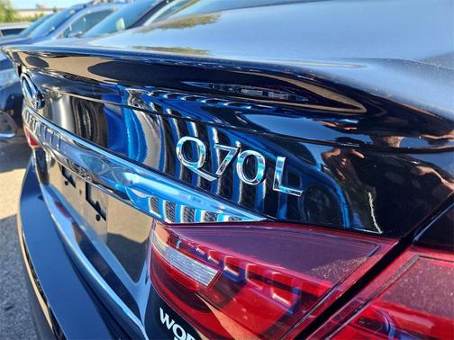 2017 INFINITI Q70L 3.7X
