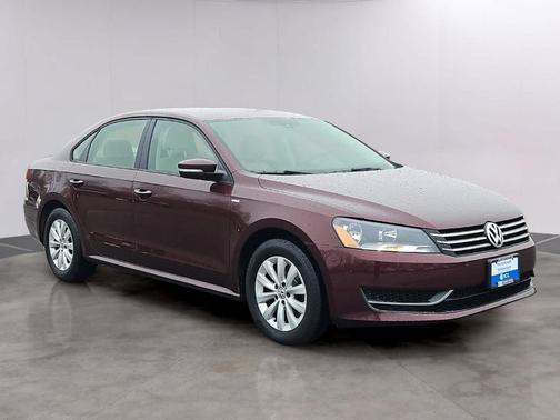 2013 Volkswagen Passat 2.5L Wolfsburg Edition
