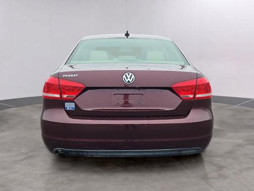 2013 Volkswagen Passat 2.5L Wolfsburg Edition