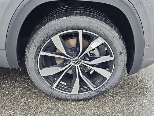 2025 Volkswagen Atlas Cross Sport 2.0T SEL Premium R-Line