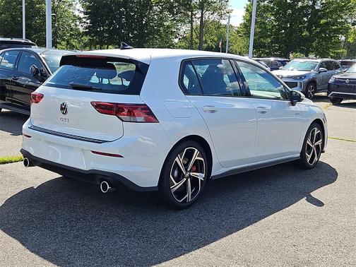 2025 Volkswagen Golf GTI 2.0T SE